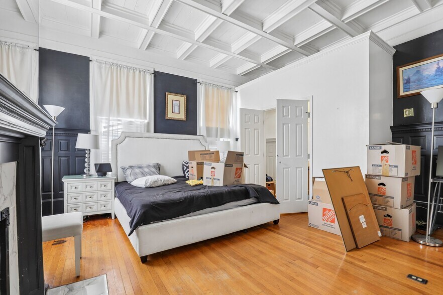 More Photos Of 421 Howard St, San Antonio Hospitality For Sale