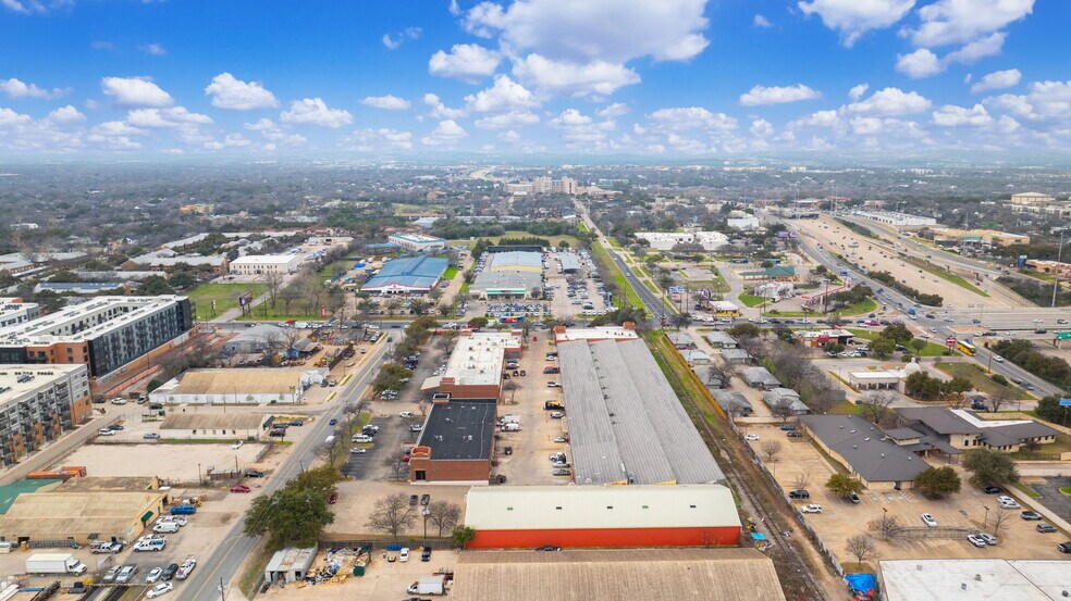 More Photos Of 4201 S Congress Ave, Austin Freestanding For Lease