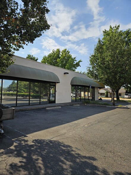 Primary Photo Of 2005 Evergreen Ave, Modesto Office For Lease