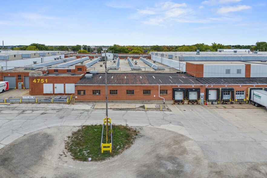 More Photos Of 4700B W Mitchell St, Milwaukee Unknown For Lease