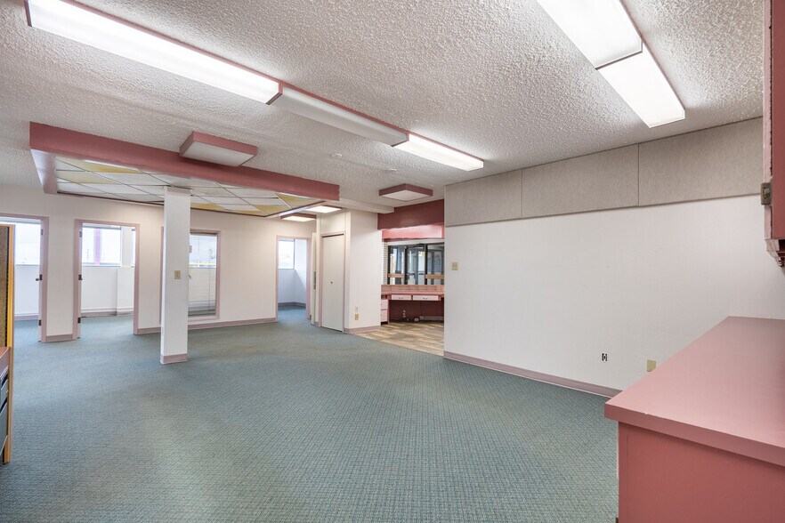More Photos Of 6209 44 St, Lloydminster Office For Lease