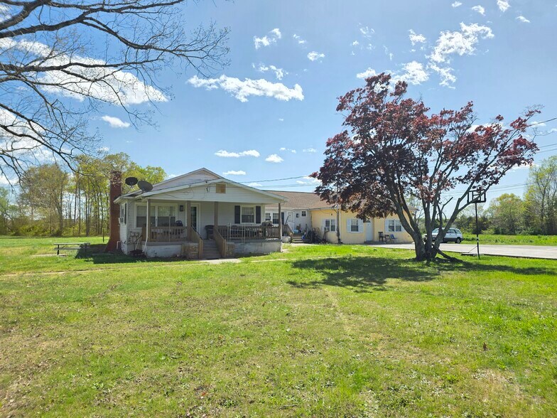 More Photos Of 871 Corkery Ln, Williamstown Apartments For Sale