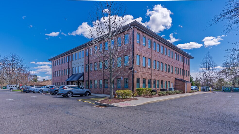 More Photos Of 370 E Maple Ave, Langhorne Office For Lease