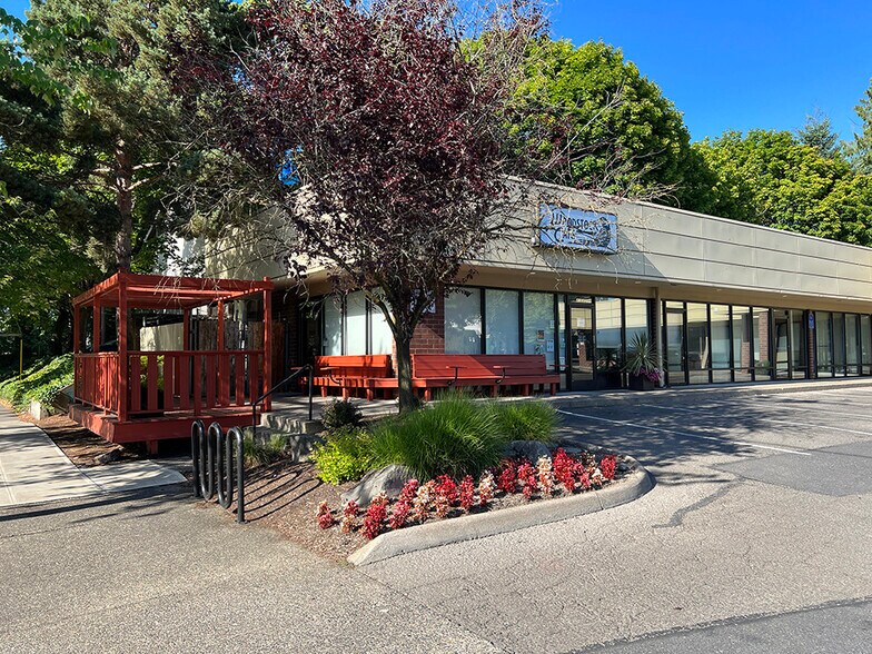 More Photos Of 4103-4111 SE Woodstock Blvd, Portland General Retail For Lease