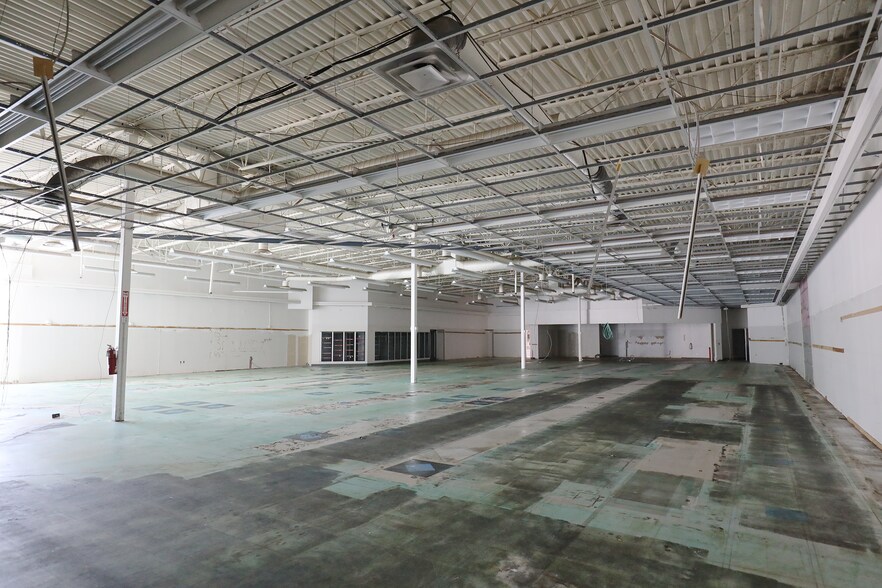 More Photos Of 116 Ainsworth St, Lodi Drugstore For Sale