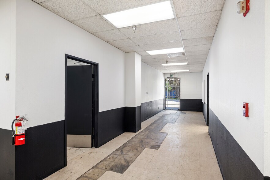 More Photos Of 1570 W Mission Blvd, Pomona Manufacturing For Lease