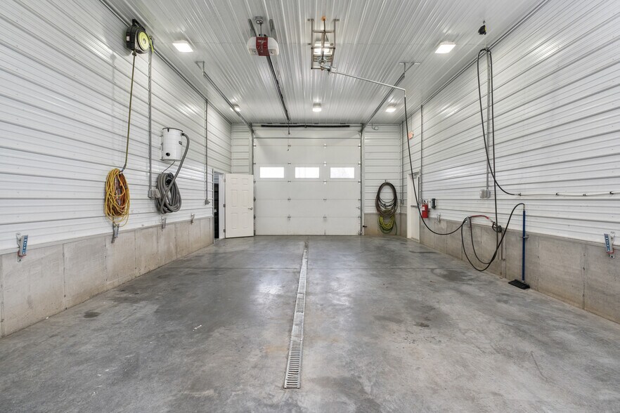 More Photos Of 815 N Main St, Mount Crawford Auto Repair For Sale