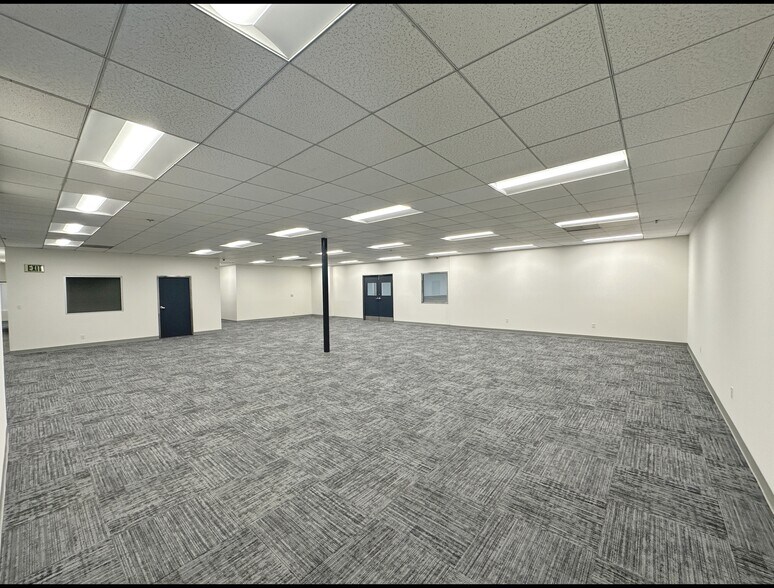 More Photos Of 5155 Goldman Ave, Moorpark Manufacturing For Sale