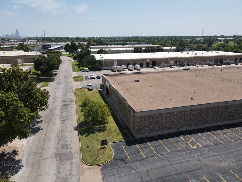 More Photos Of 4130-4150 Will Rogers Pky, Oklahoma City Warehouse For Lease