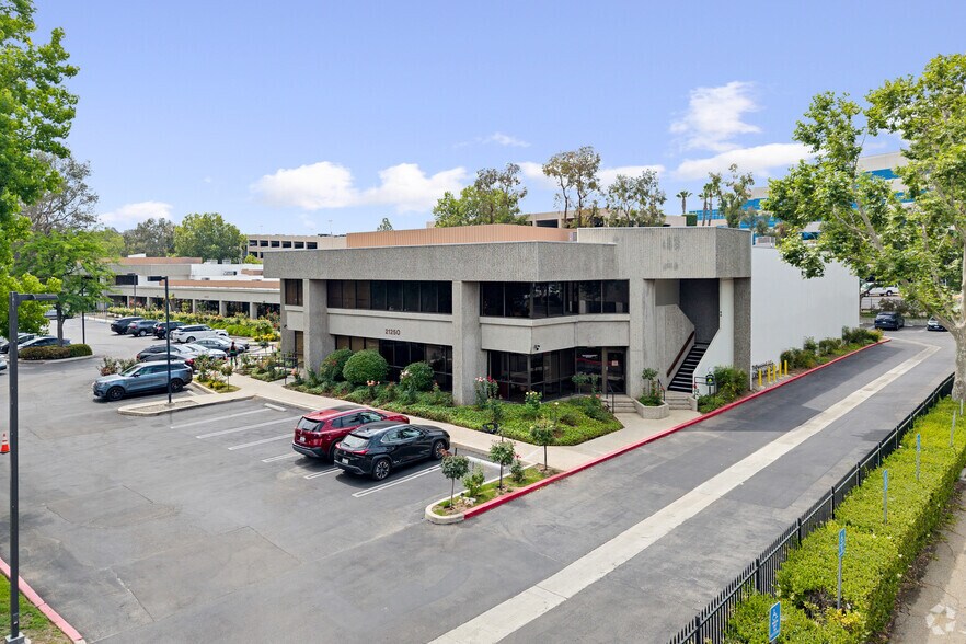 More Photos Of 21250 Califa St, Woodland Hills Coworking Space