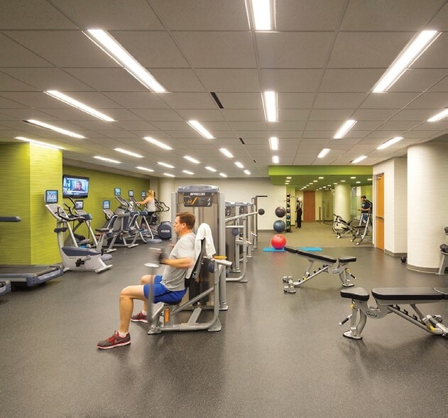 More Photos Of 20 Greenway Plz, Houston Office For Lease