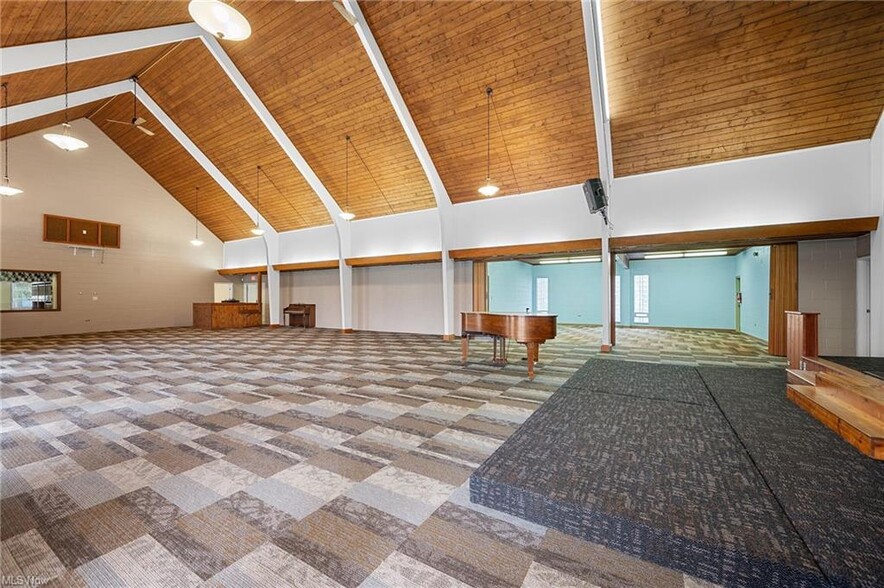 More Photos Of 1900 East Ave, Akron Religious Facility For Sale