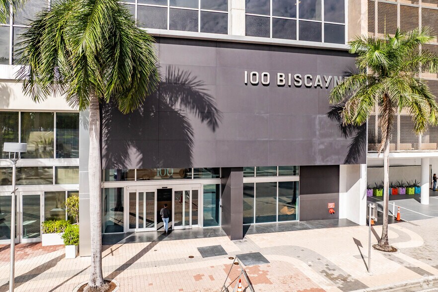 More Photos Of 100 N Biscayne Blvd, Miami Office For Lease