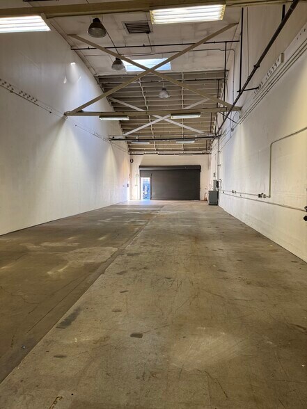 More Photos Of 833 S 19th St, Richmond Warehouse For Lease