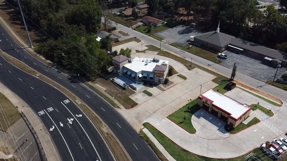 More Photos Of 109 E Grande Blvd, Tyler Restaurant For Lease