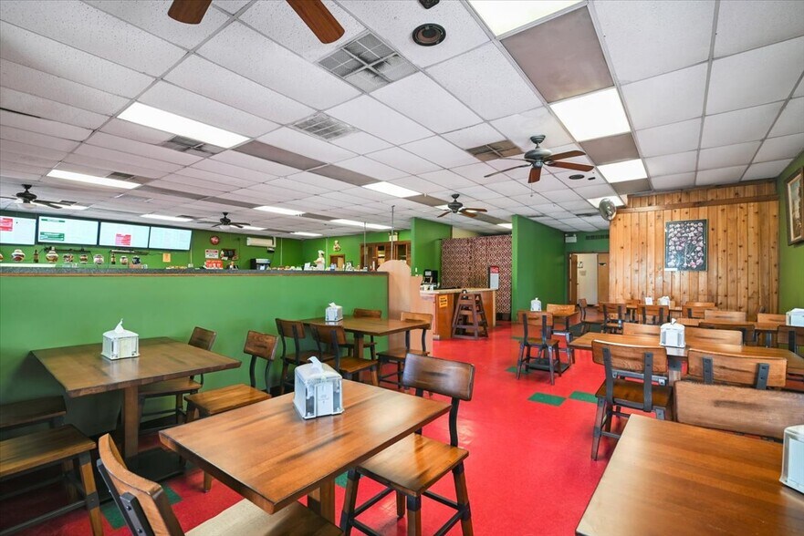 More Photos Of 1904 PA-940, Pocono Pines General Retail For Sale