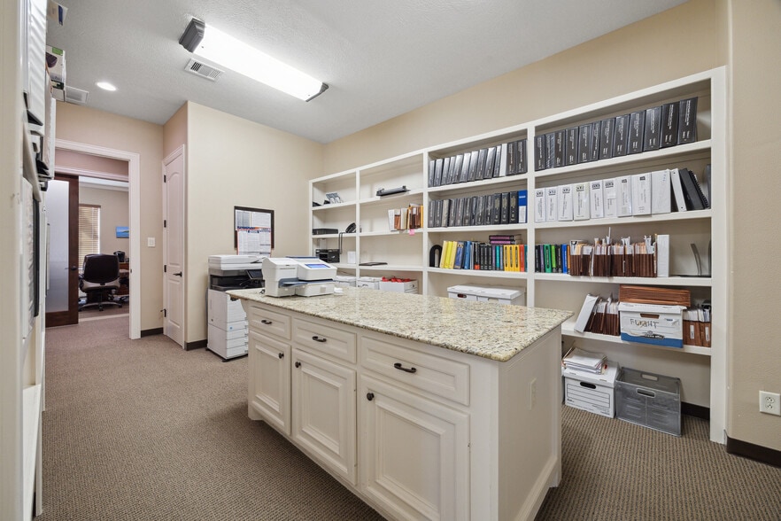 More Photos Of 12807 Jones Rd, Houston Medical For Sale