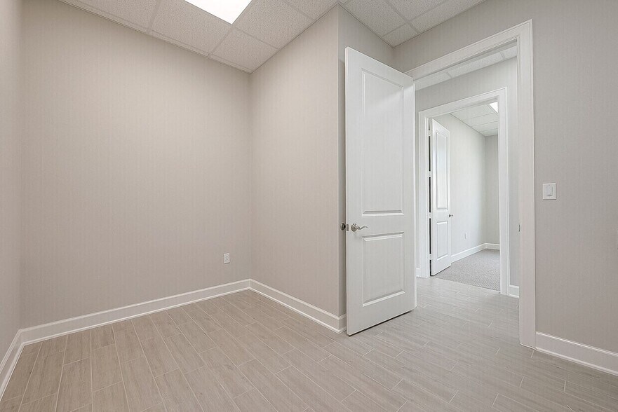 More Photos Of 26717 Westheimer Pky, Katy Office For Sale