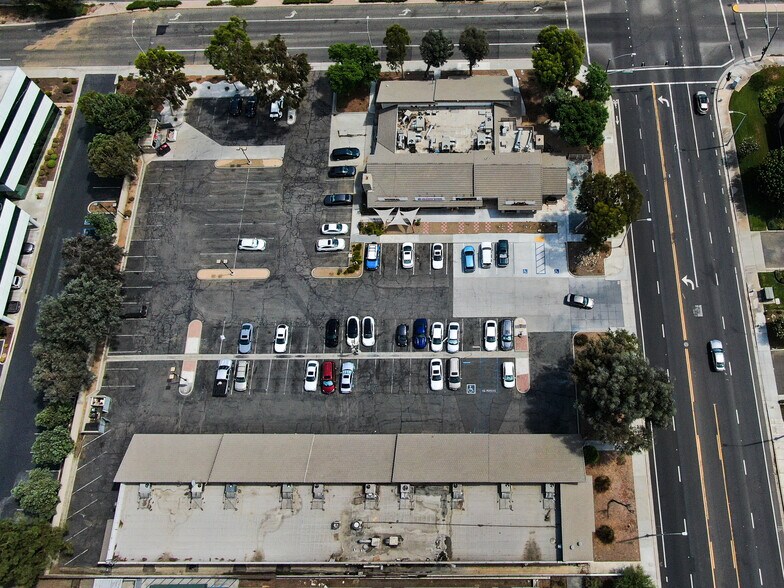 More Photos Of 1735 Spruce St, Riverside Unknown For Lease