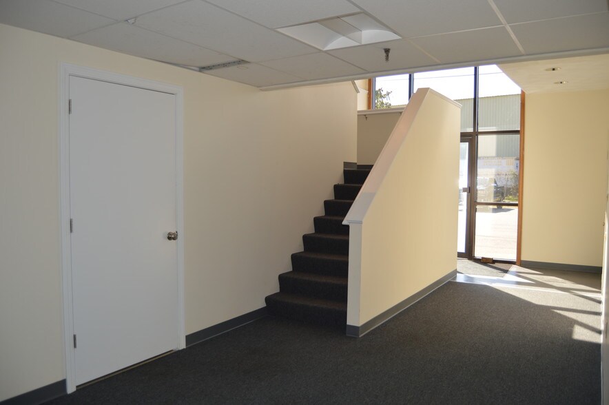 More Photos Of 60 Pine St, Methuen Light Manufacturing For Lease