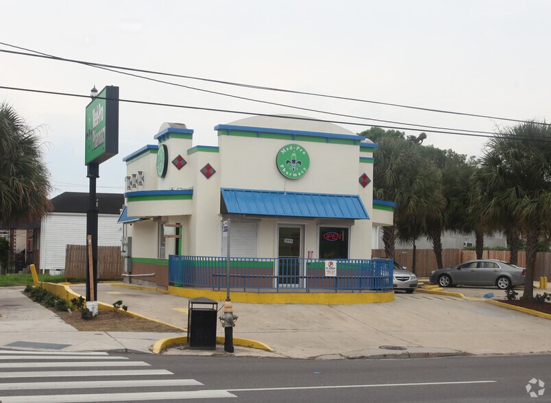 Primary Photo Of 2600 S Claiborne Ave, New Orleans Restaurant For Lease