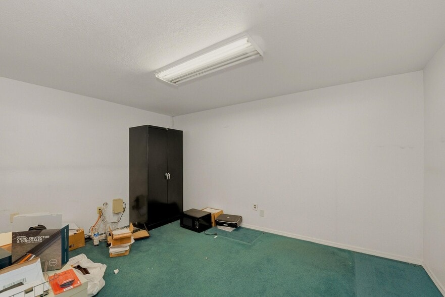 More Photos Of 422-426 E Main St, Trinidad Auto Dealership For Sale