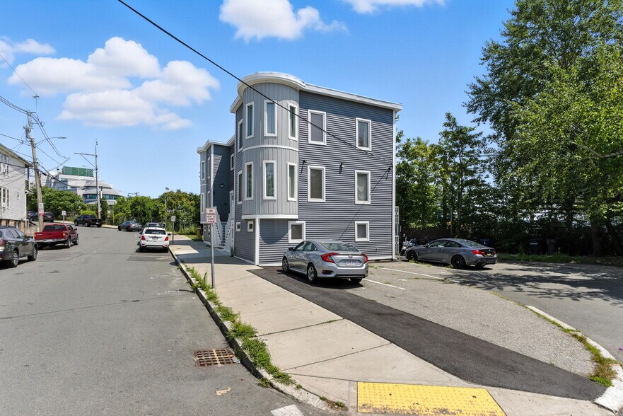 More Photos Of 6-8 Garfield Ave, Revere Apartments For Sale