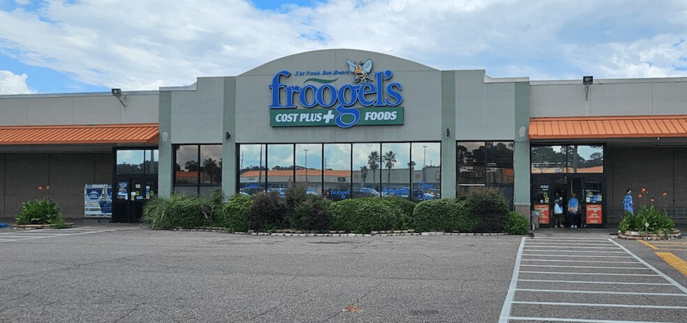 Primary Photo Of 105 Hardy Court Shopping Ctr, Gulfport Storefront For Sale