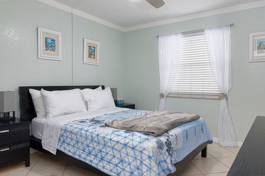 More Photos Of 125 110th Ave, Treasure Island Apartments For Sale