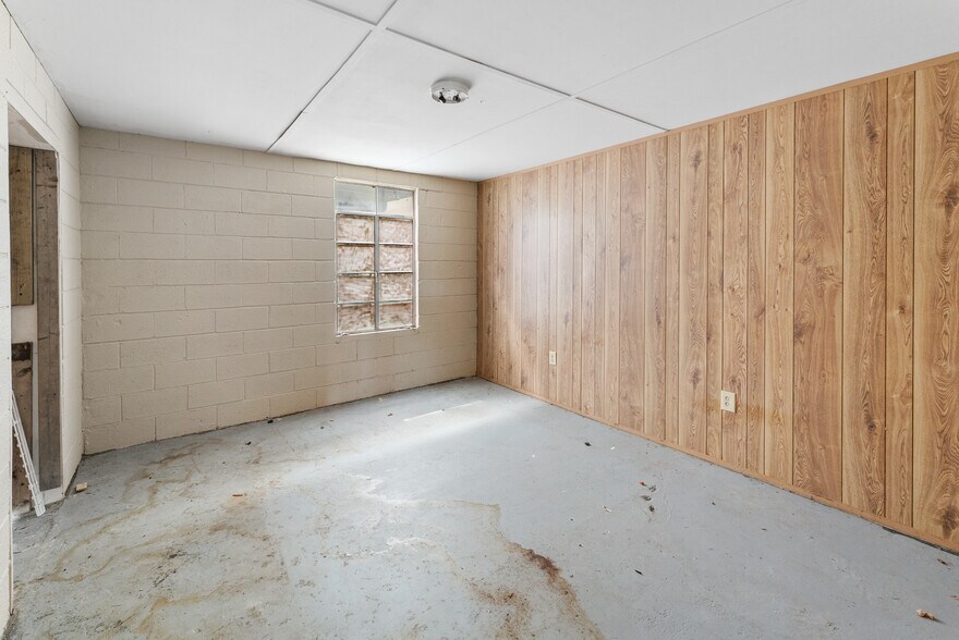 More Photos Of 27179 US Highway 80 W, Portal Industrial For Sale