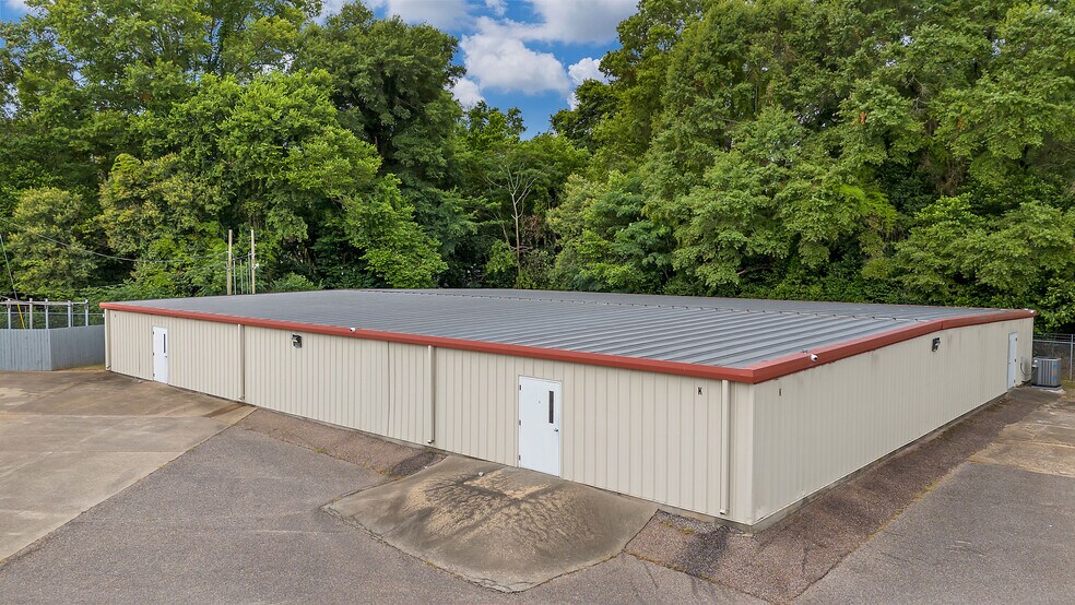 More Photos Of 2331 Congressman W L Dickinson dr, Montgomery Self Storage For Sale