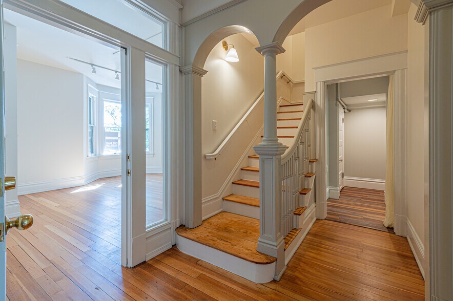 More Photos Of 2033 11th St, Boulder Office For Sale