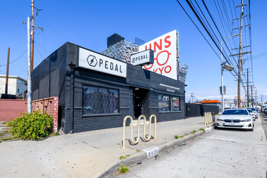 More Photos Of 2426 Lincoln Blvd, Venice Loft Creative Space For Lease