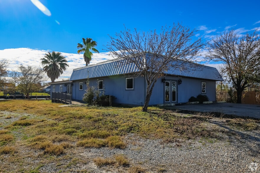 Primary Photo Of 4808 Ponchatrain Dr, Slidell Bar For Lease