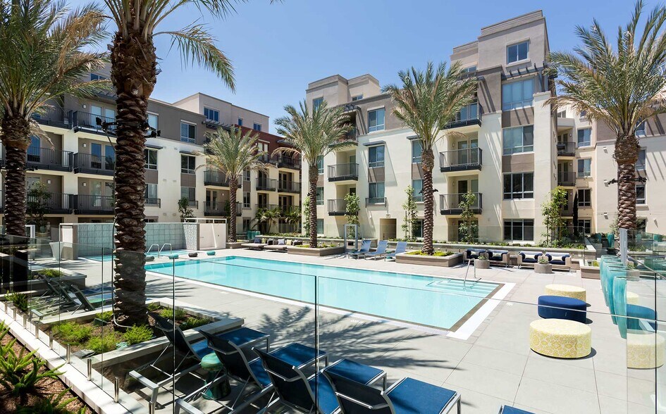 More Photos Of 7400 Center Ave, Huntington Beach Apartments For Lease