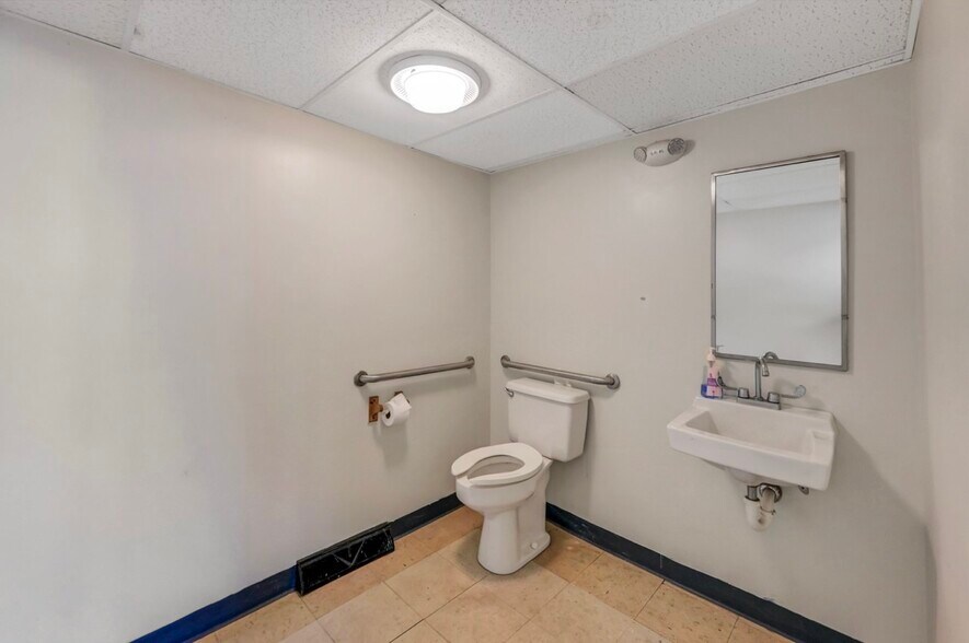 More Photos Of 535 Green Ridge St, Scranton Storefront Retail Residential For Sale