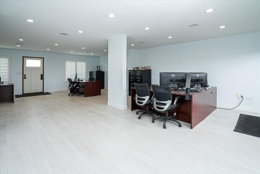 More Photos Of 1913 E 17th St, Santa Ana Office For Sale