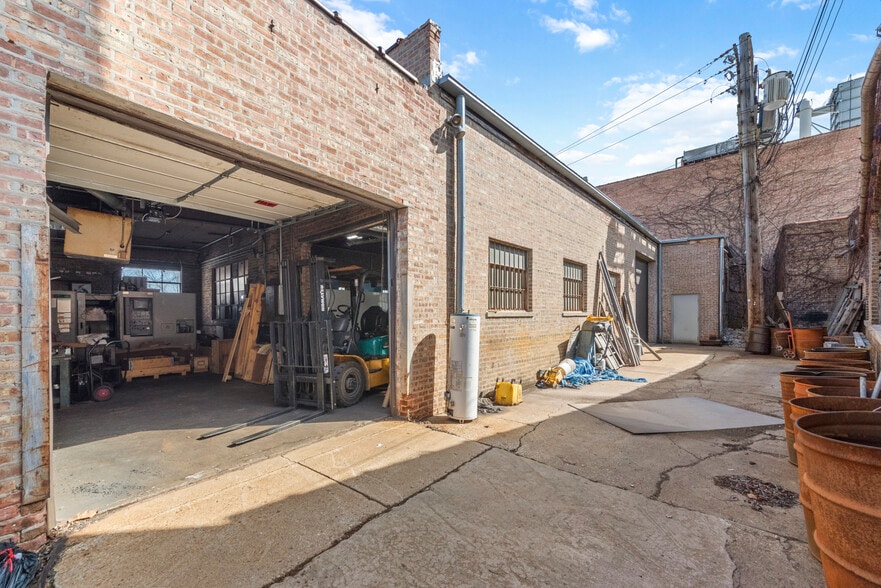 More Photos Of 3957 N Normandy Ave, Chicago Manufacturing For Sale