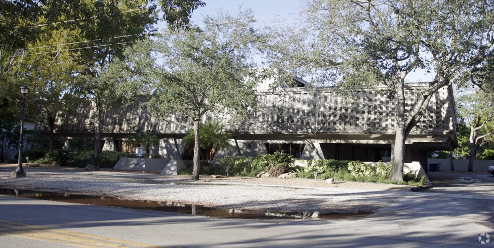 More Photos Of 7910 SW 57th Ave, South Miami Office Residential For Lease