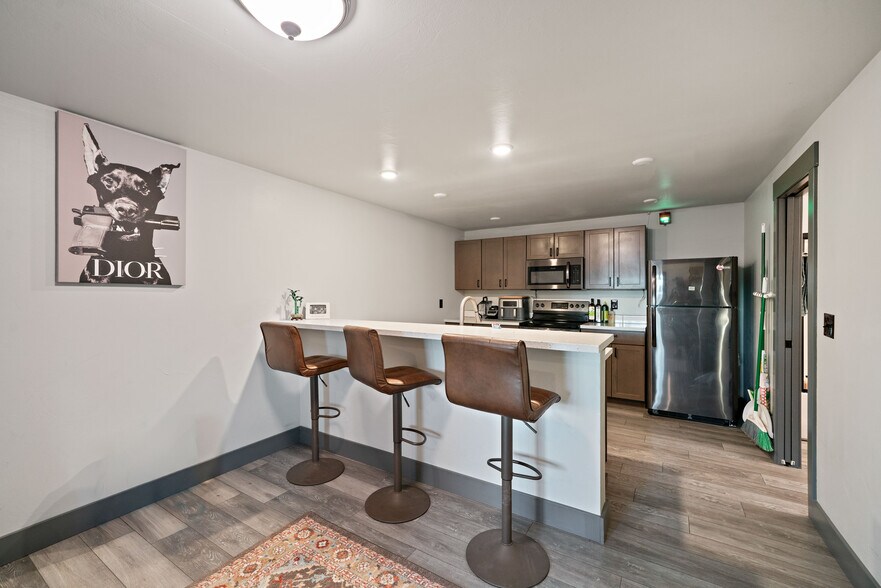 More Photos Of 7795 Thorpe Rd, Bozeman Industrial For Sale