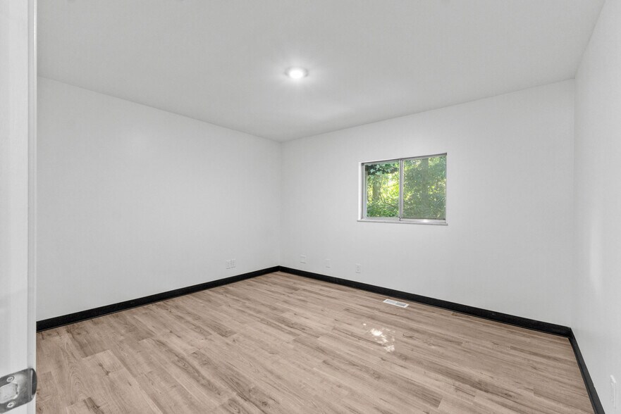 More Photos Of 2532 Spring Arbor Rd, Jackson Medical For Sale