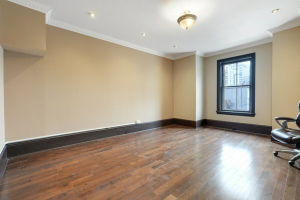 More Photos Of 113 Murray St, Ottawa Office For Sale