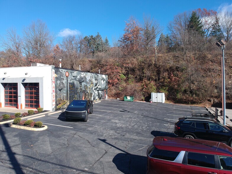 More Photos Of 4930 Mcknight Rd, Pittsburgh Freestanding For Sale