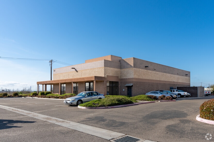 More Photos Of 1467 W Fairway Dr, Santa Maria Office For Lease