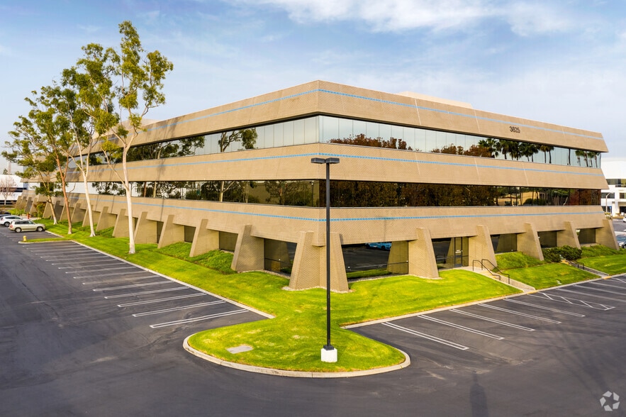 More Photos Of 3625 Del Amo Blvd, Torrance Office For Lease