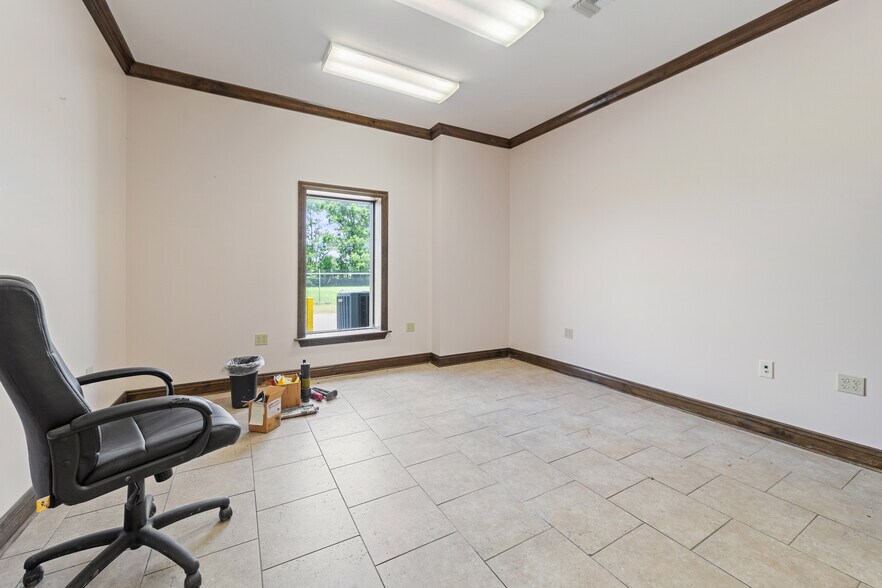 More Photos Of 8706 Dudley Rd, Abbeville Manufacturing For Sale