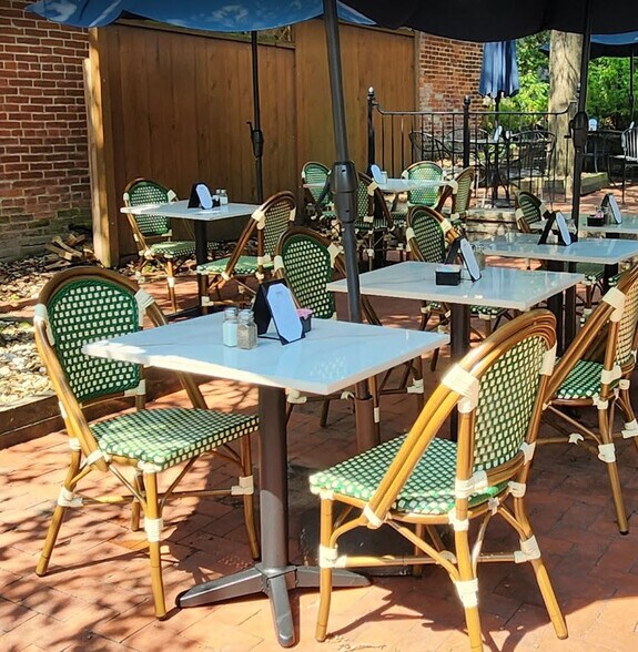 More Photos Of 515 S Main St, Saint Charles Restaurant For Sale