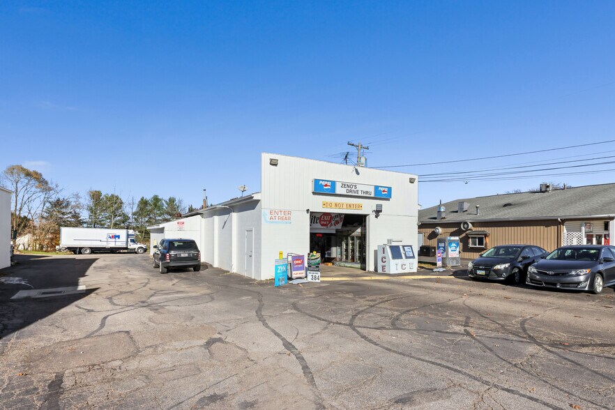 More Photos Of 2024 Locust St, Canal Fulton Freestanding For Sale