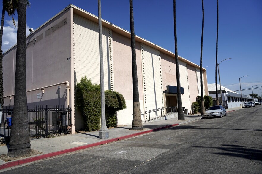 More Photos Of 887 E 2nd St, Pomona Medical For Lease