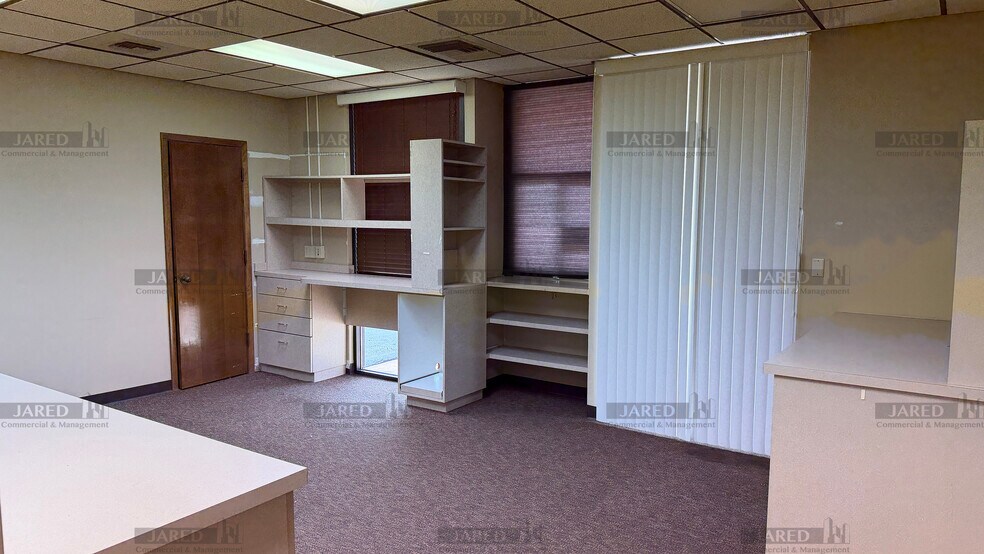 More Photos Of 509 S Union Ave, Springfield Light Distribution For Sale